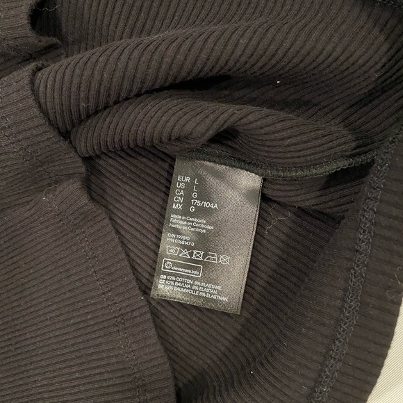 2 H&M long sleeve plunging neckline shirts size L - Picture 5 of 13